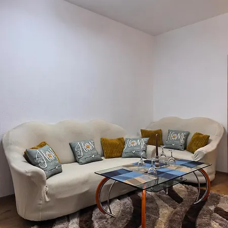 Hristean Petrich Apartment